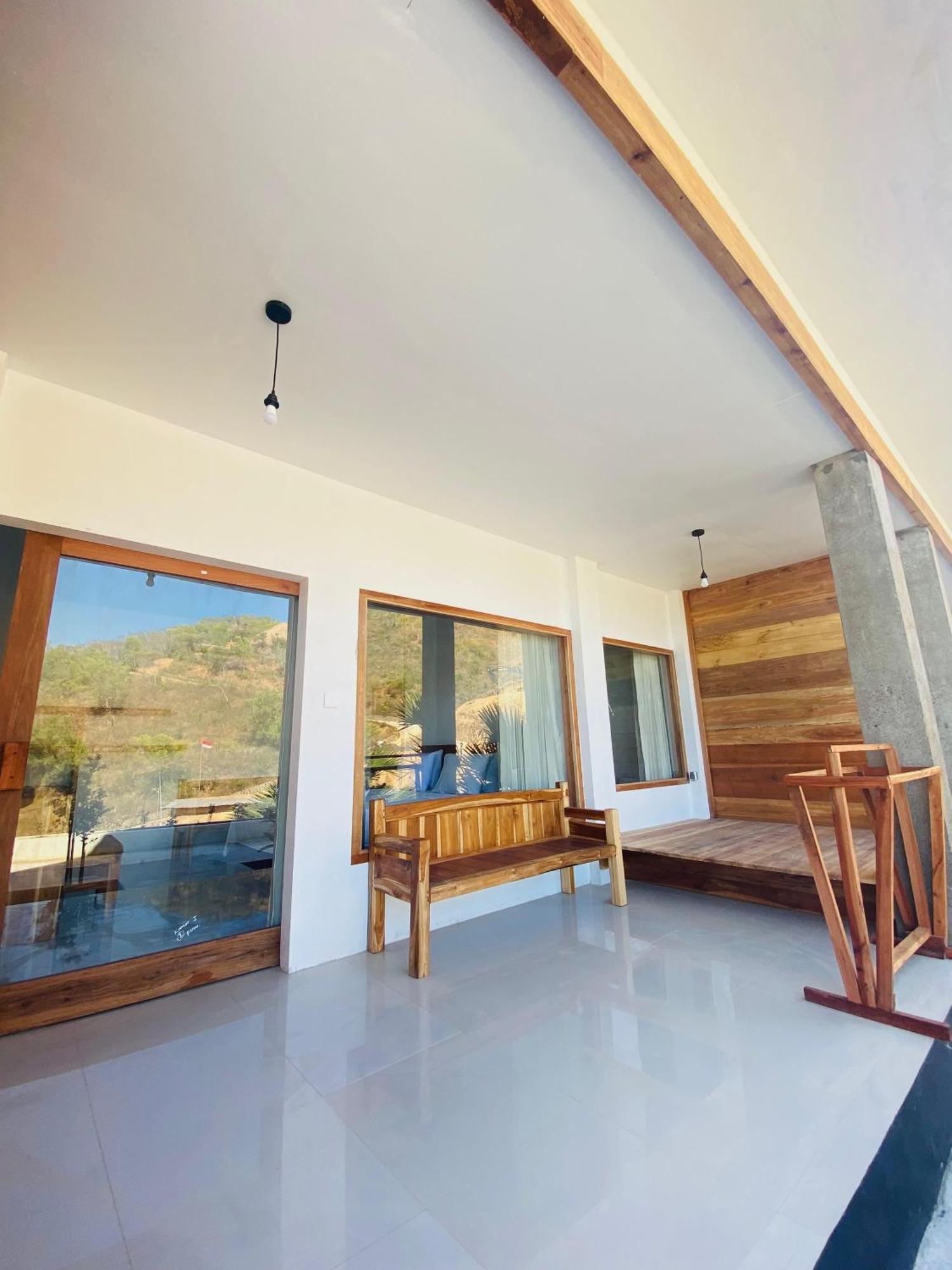 Sky Mountain Views Hotel Kuta  Ngoại thất bức ảnh