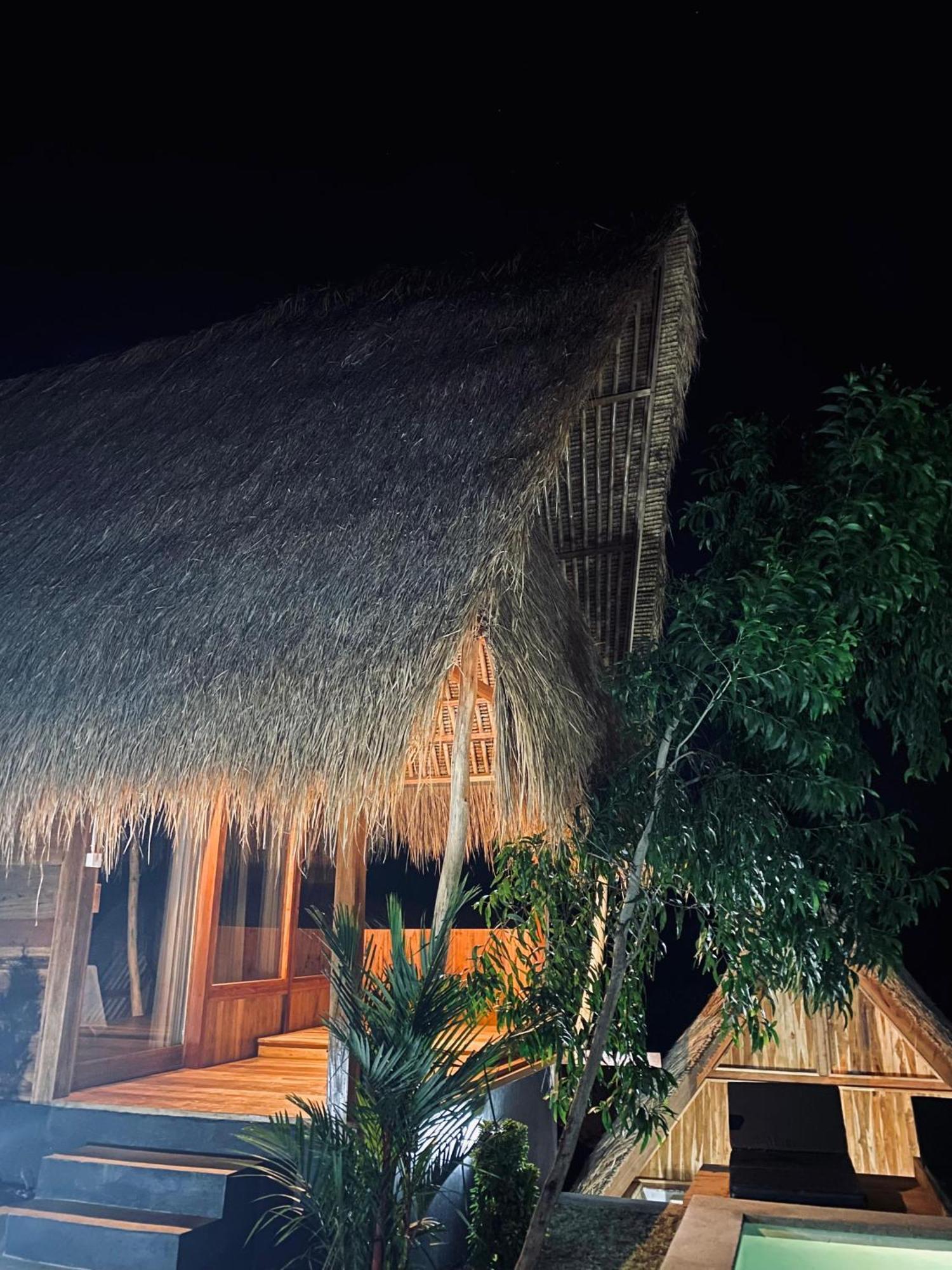 Sky Mountain Views Hotel Kuta  Ngoại thất bức ảnh