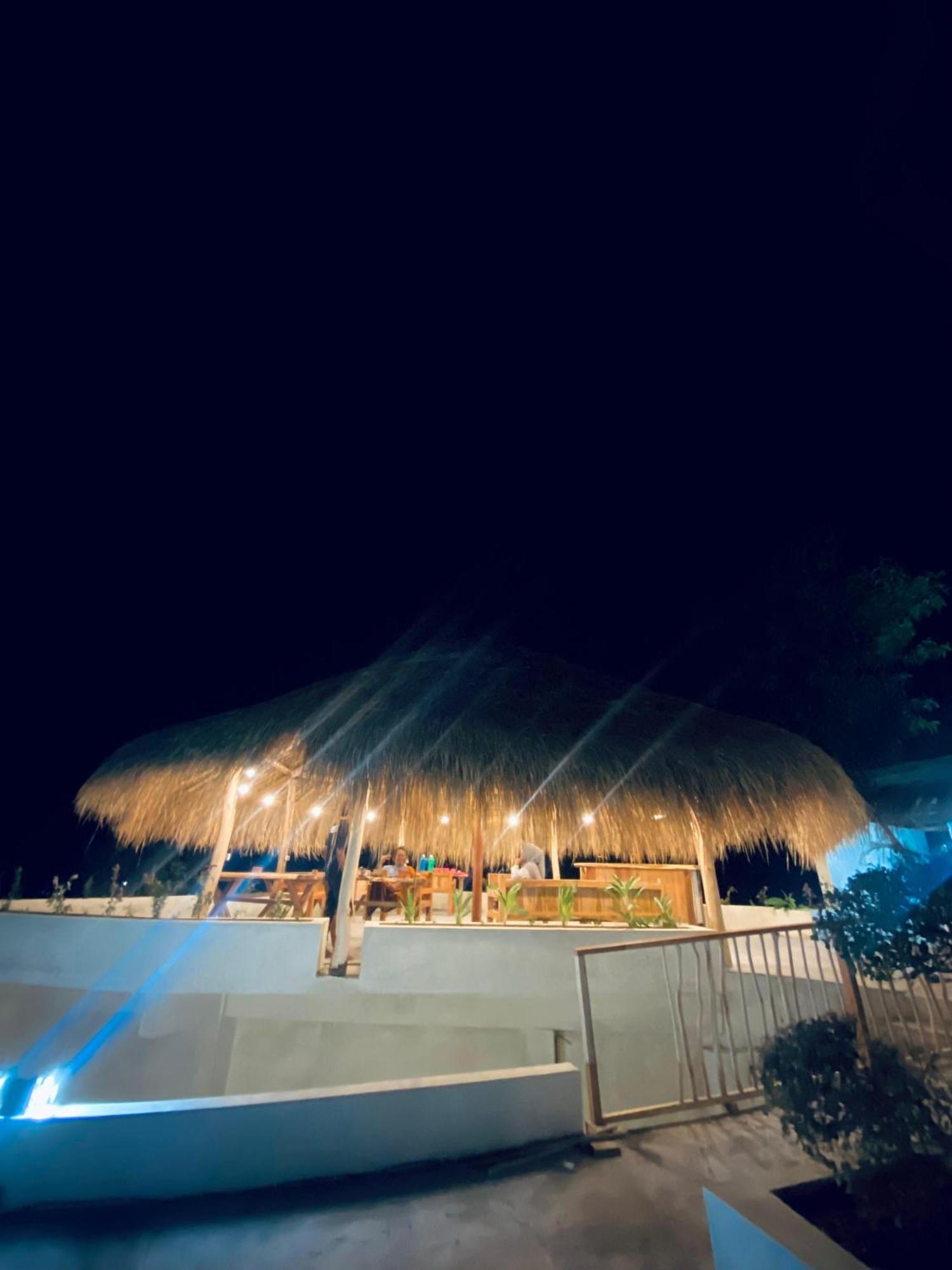 Sky Mountain Views Hotel Kuta  Ngoại thất bức ảnh