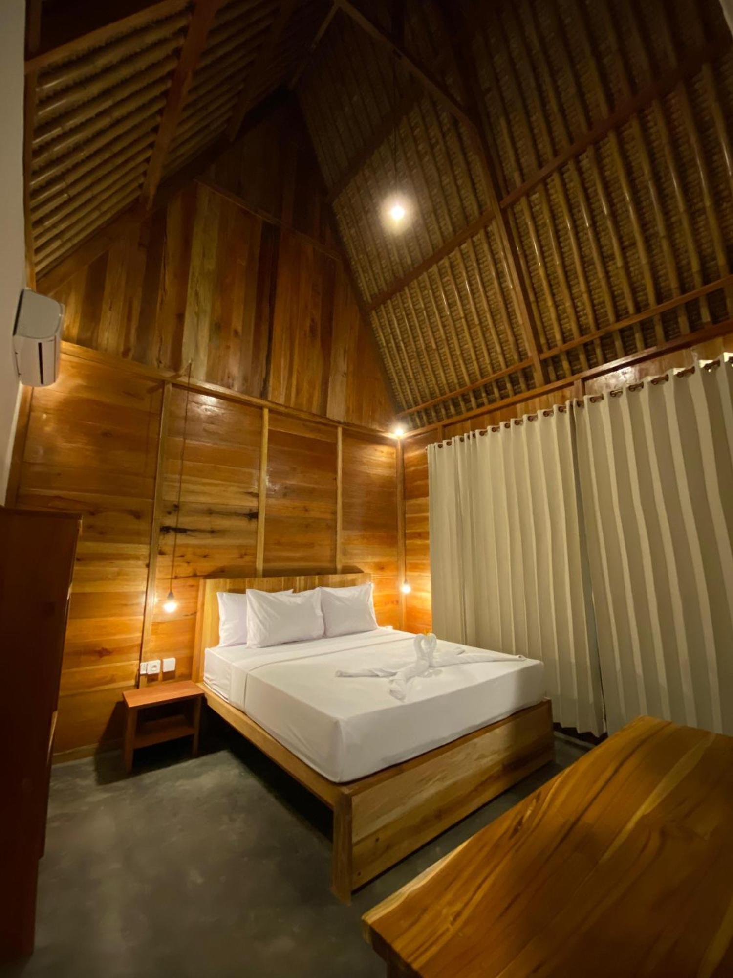 Sky Mountain Views Hotel Kuta  Ngoại thất bức ảnh